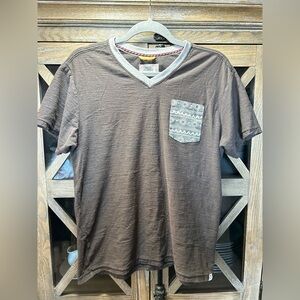 B149. Free Planet brown and grey tee. L